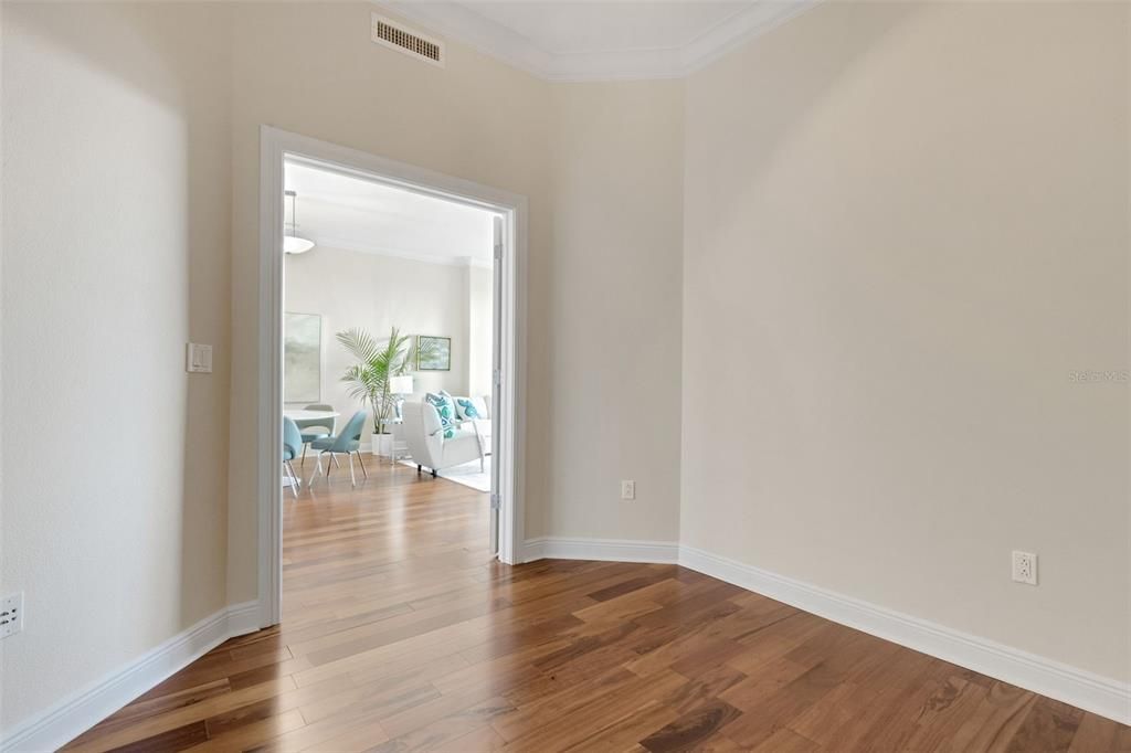 For Sale: $699,900 (2 beds, 2 baths, 1483 Square Feet)