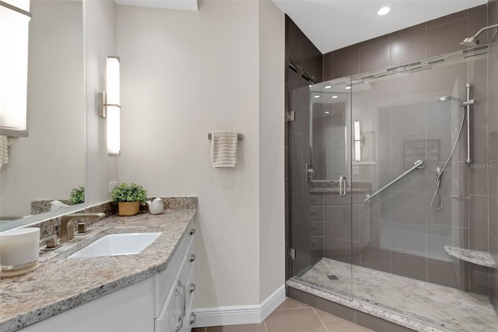 For Sale: $699,900 (2 beds, 2 baths, 1483 Square Feet)