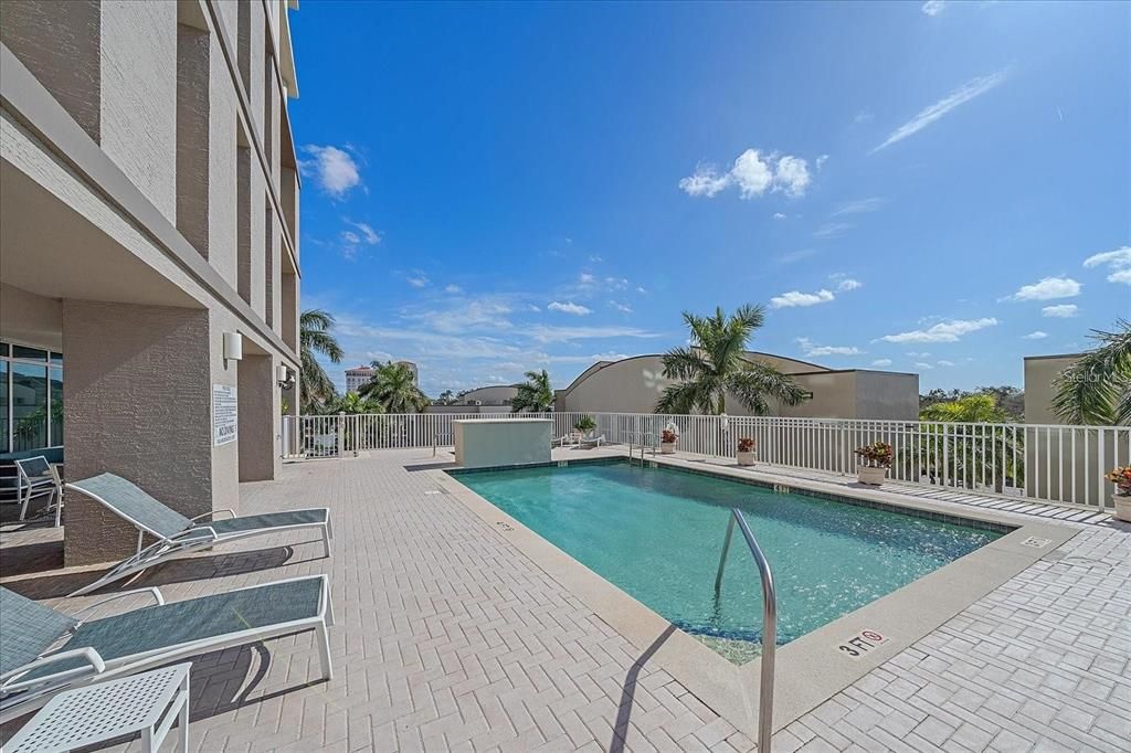 For Sale: $699,900 (2 beds, 2 baths, 1483 Square Feet)