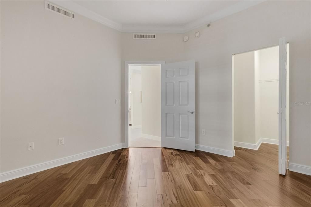 For Sale: $699,900 (2 beds, 2 baths, 1483 Square Feet)