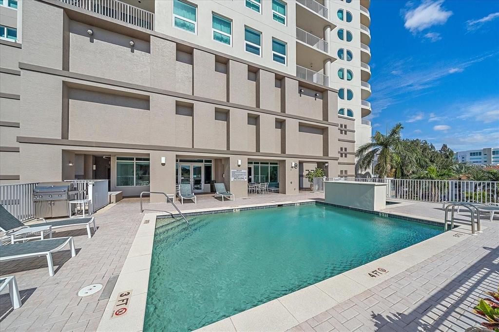 For Sale: $699,900 (2 beds, 2 baths, 1483 Square Feet)