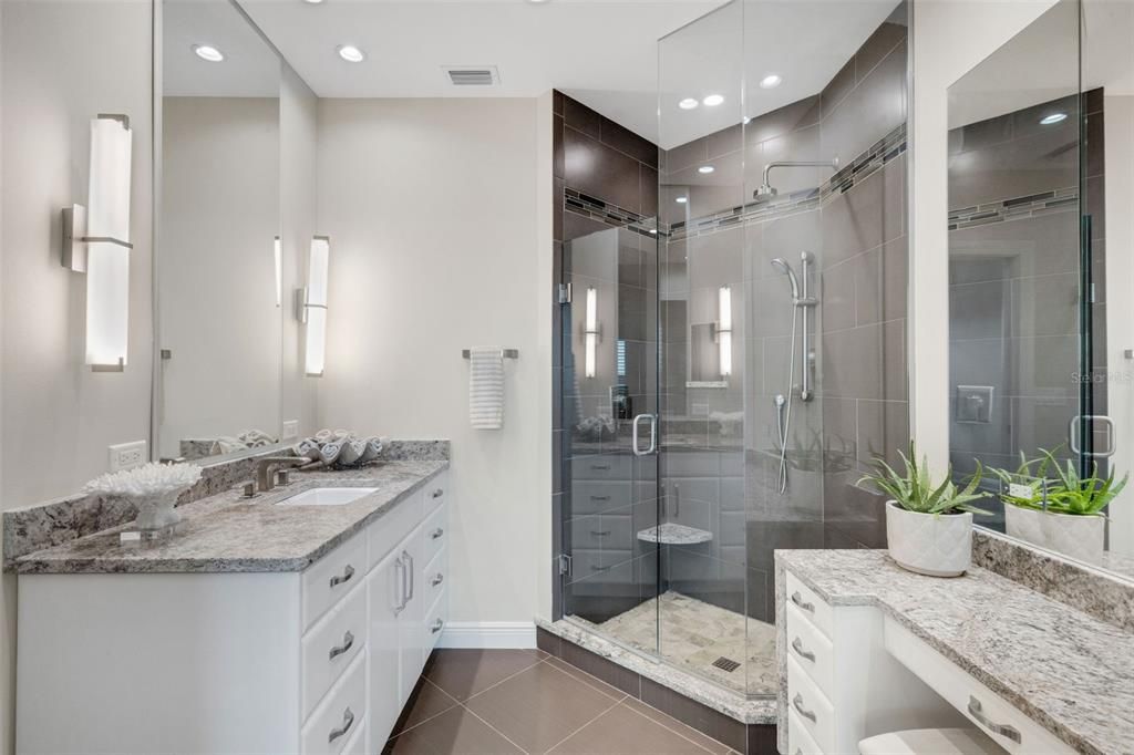 For Sale: $699,900 (2 beds, 2 baths, 1483 Square Feet)