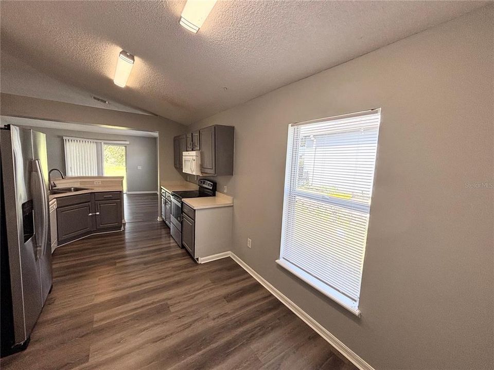 For Sale: $378,500 (4 beds, 2 baths, 1874 Square Feet)