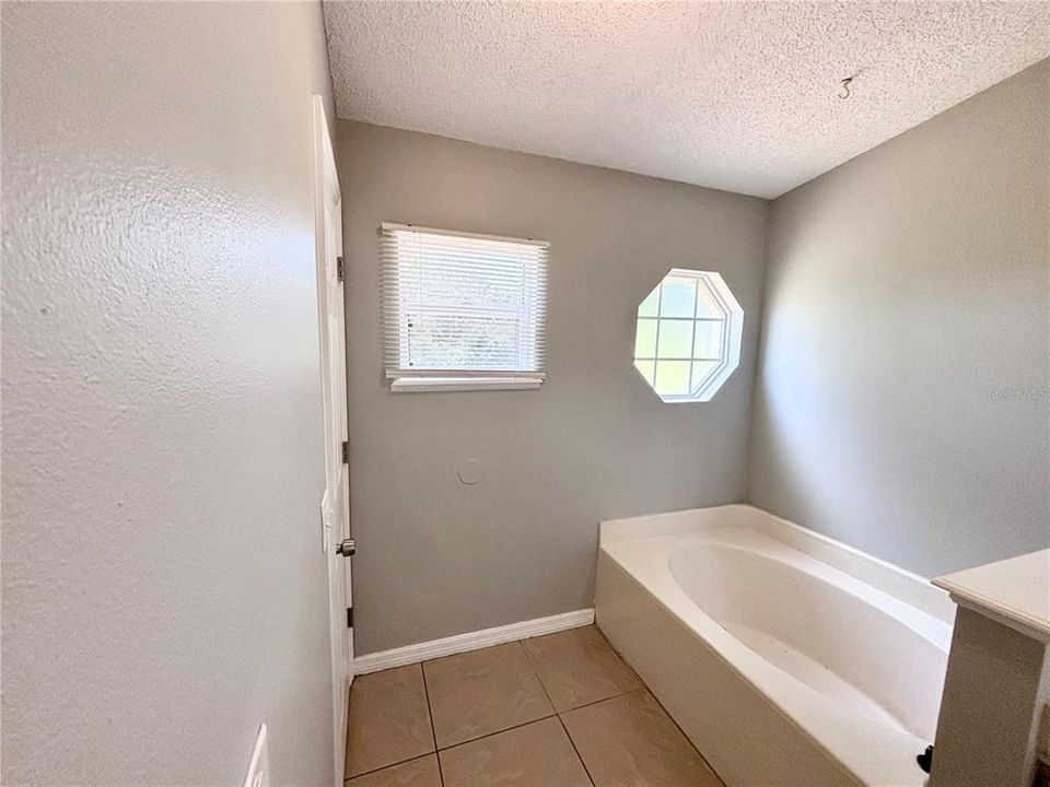 For Sale: $378,500 (4 beds, 2 baths, 1874 Square Feet)