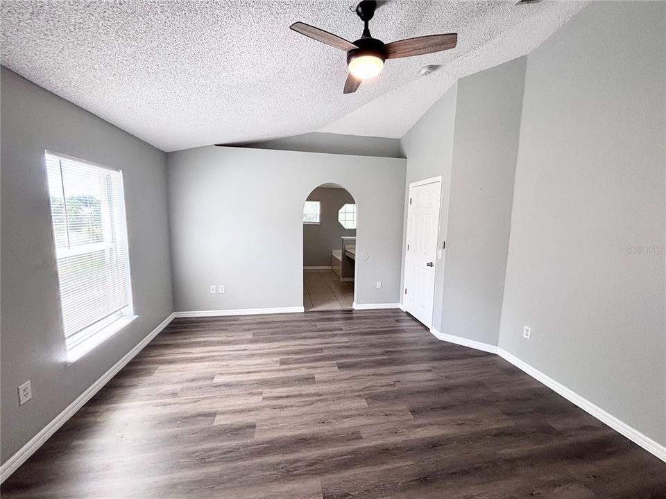 For Sale: $378,500 (4 beds, 2 baths, 1874 Square Feet)