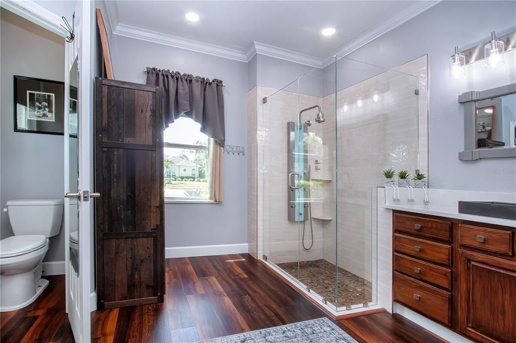 En Venta: $765,000 (5 camas, 4 baños, 3264 Pies cuadrados)