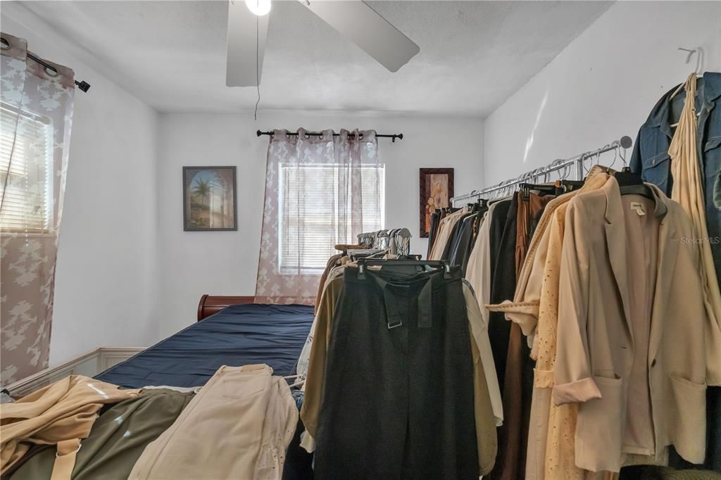 На продажу: $370,000 (3 спален, 1 ванн, 1680 Квадратных фут)