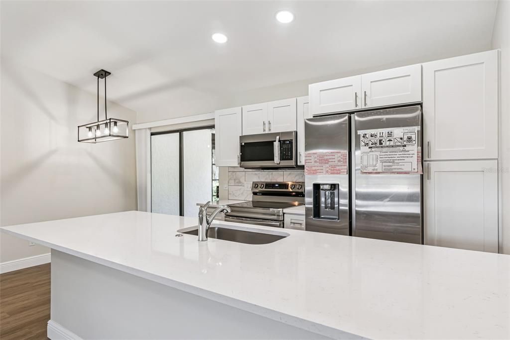 For Sale: $209,000 (2 beds, 2 baths, 986 Square Feet)