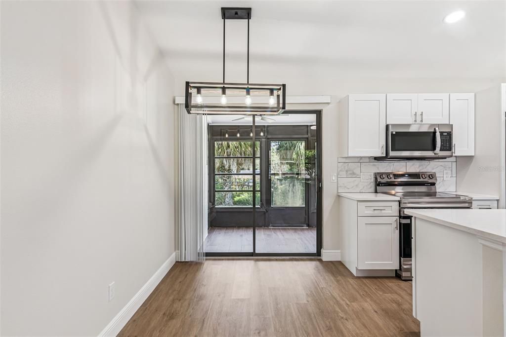 For Sale: $209,000 (2 beds, 2 baths, 986 Square Feet)