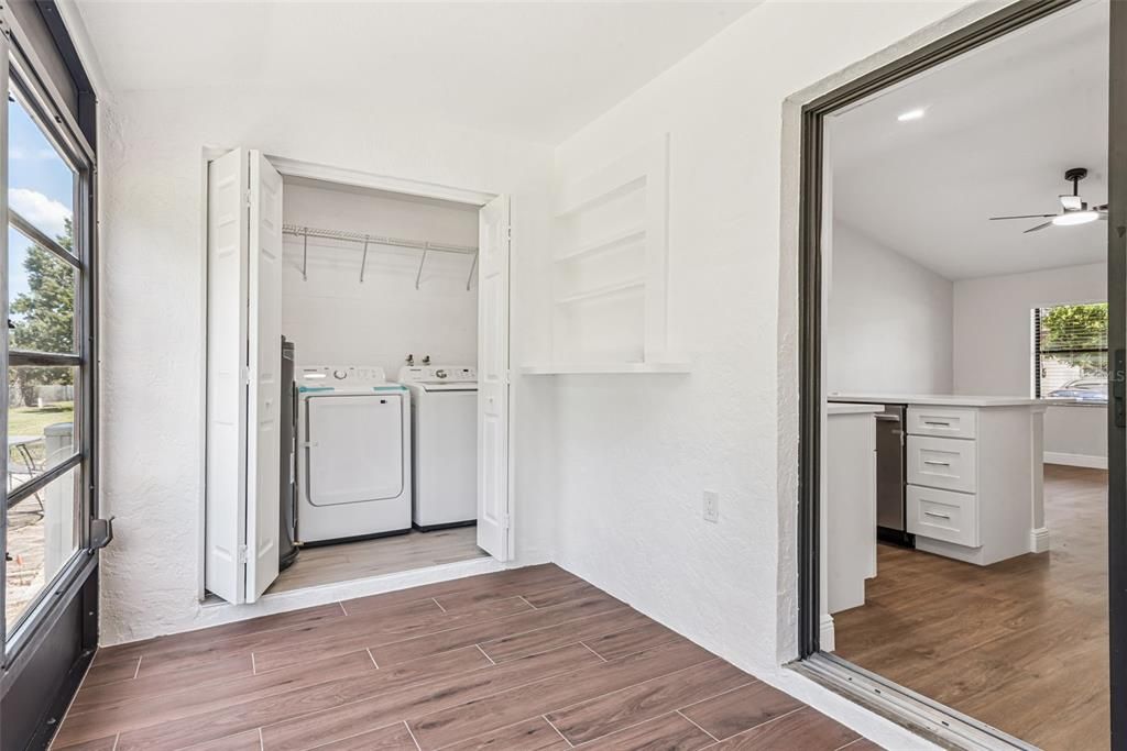 For Sale: $209,000 (2 beds, 2 baths, 986 Square Feet)