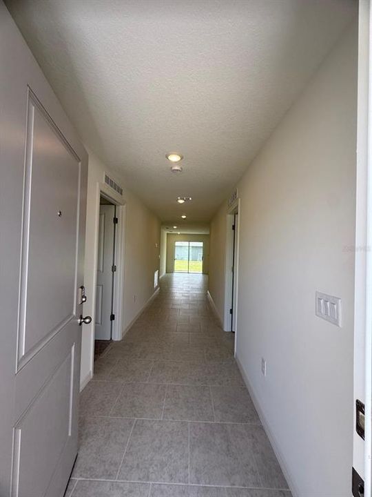 For Rent: $2,550 (4 beds, 2 baths, 2134 Square Feet)