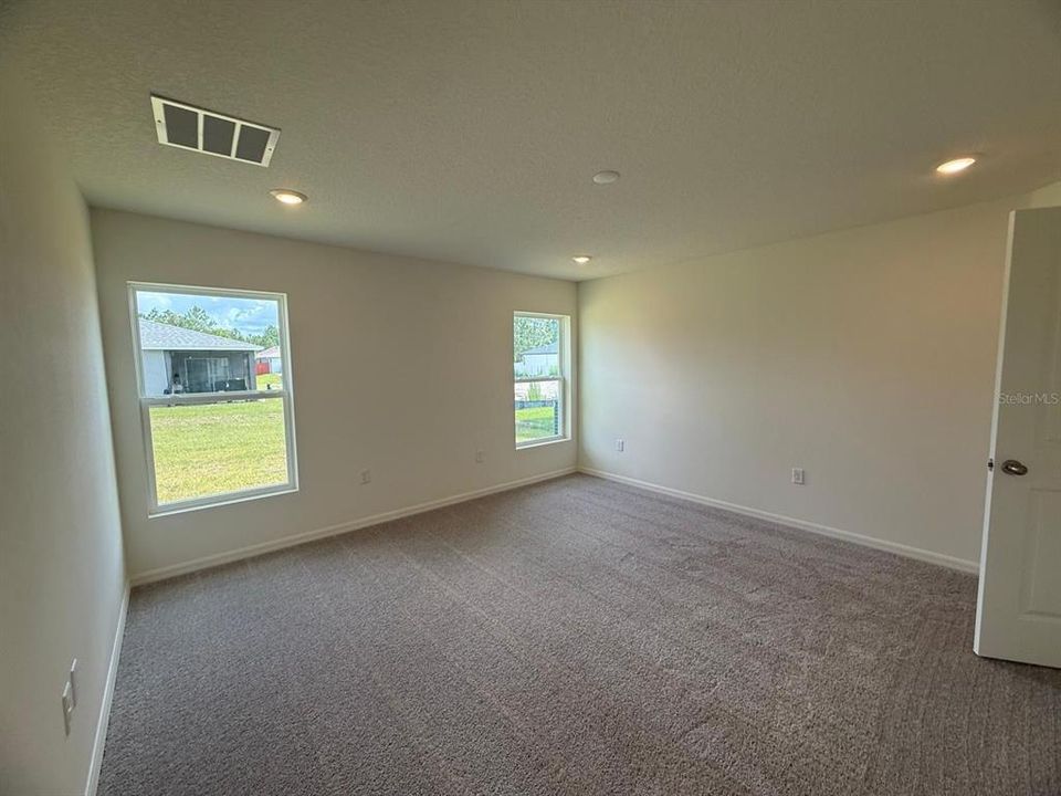 For Rent: $2,550 (4 beds, 2 baths, 2134 Square Feet)
