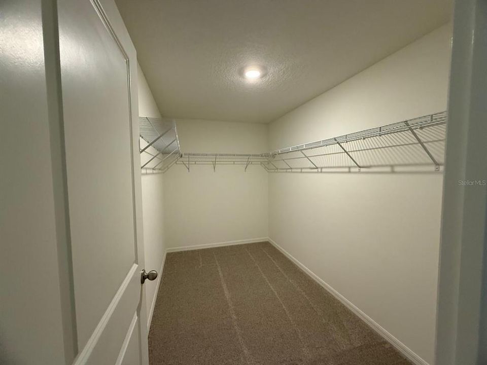 For Rent: $2,550 (4 beds, 2 baths, 2134 Square Feet)