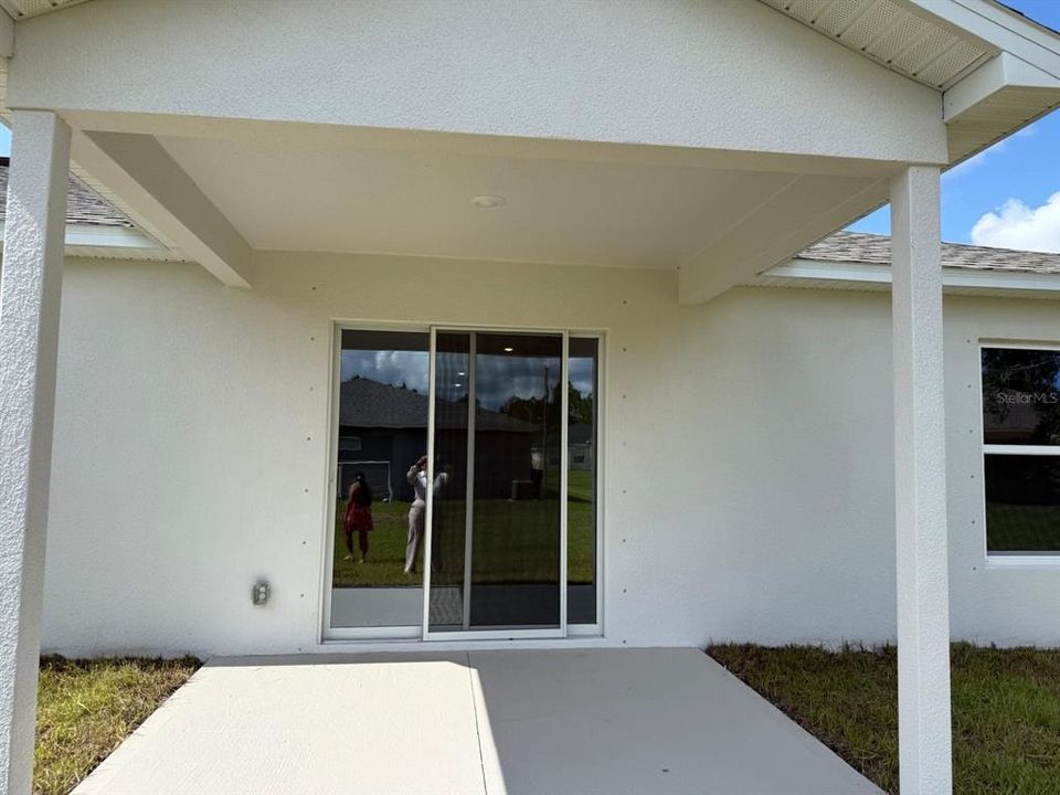 For Rent: $2,550 (4 beds, 2 baths, 2134 Square Feet)