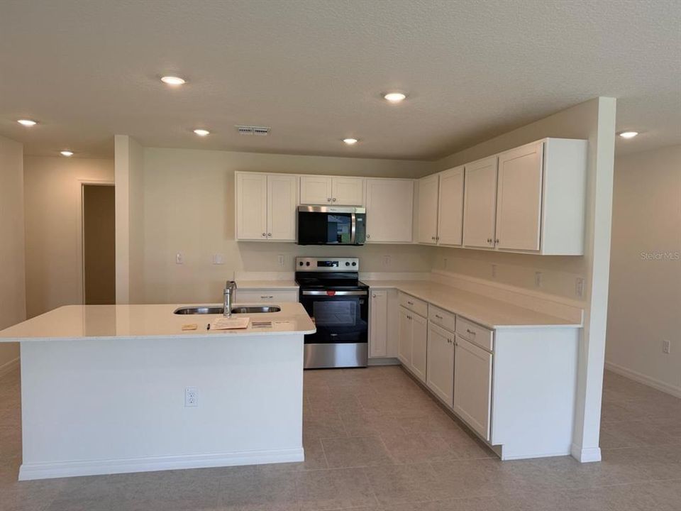 For Rent: $2,550 (4 beds, 2 baths, 2134 Square Feet)