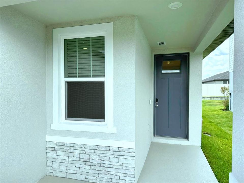 For Rent: $2,499 (4 beds, 2 baths, 1687 Square Feet)