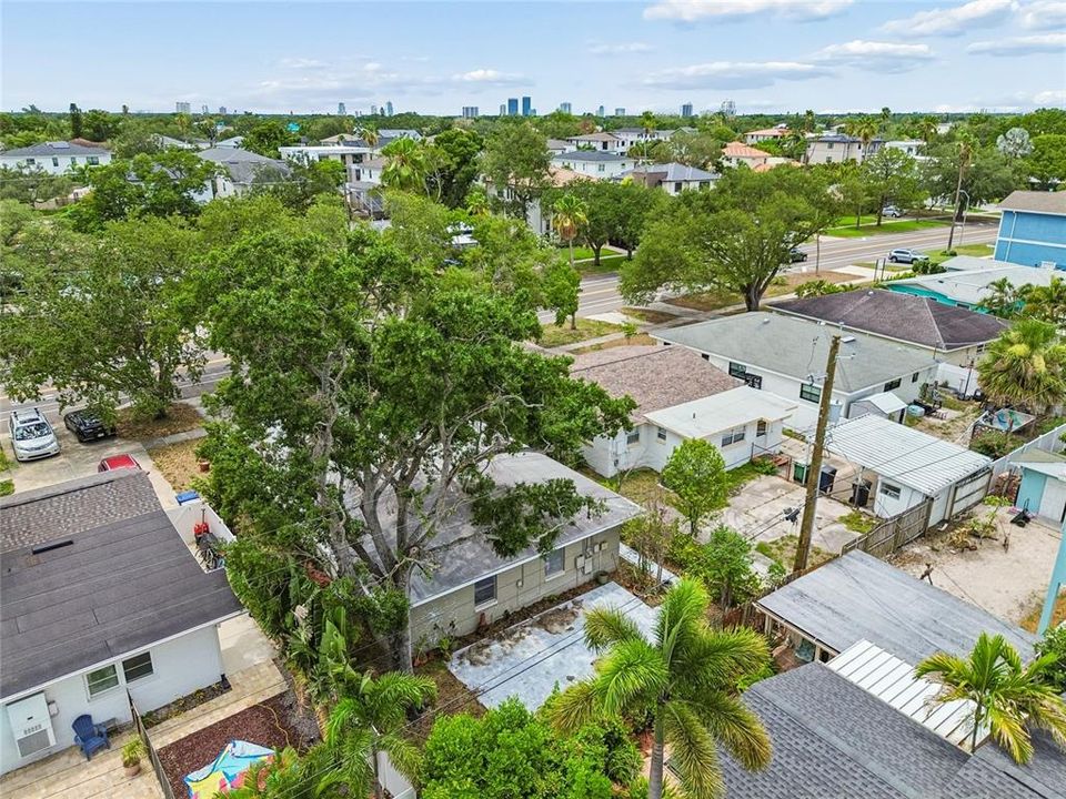 En Venta: $649,900 (2 camas, 1 baños, 1313 Pies cuadrados)