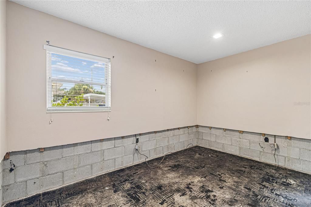 En Venta: $649,900 (2 camas, 1 baños, 1313 Pies cuadrados)