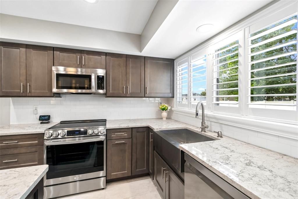 Active With Contract: $558,500 (4 beds, 2 baths, 2049 Square Feet)