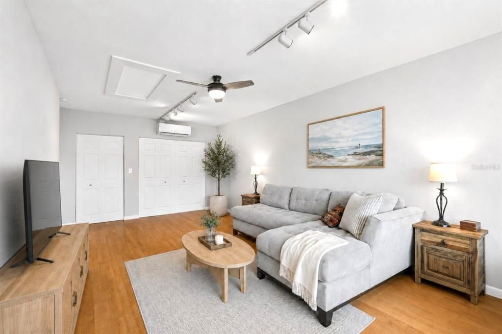 Active With Contract: $558,500 (4 beds, 2 baths, 2049 Square Feet)