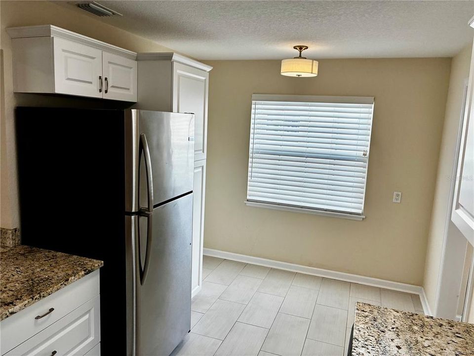 Activo con contrato: $349,900 (2 camas, 1 baños, 976 Pies cuadrados)