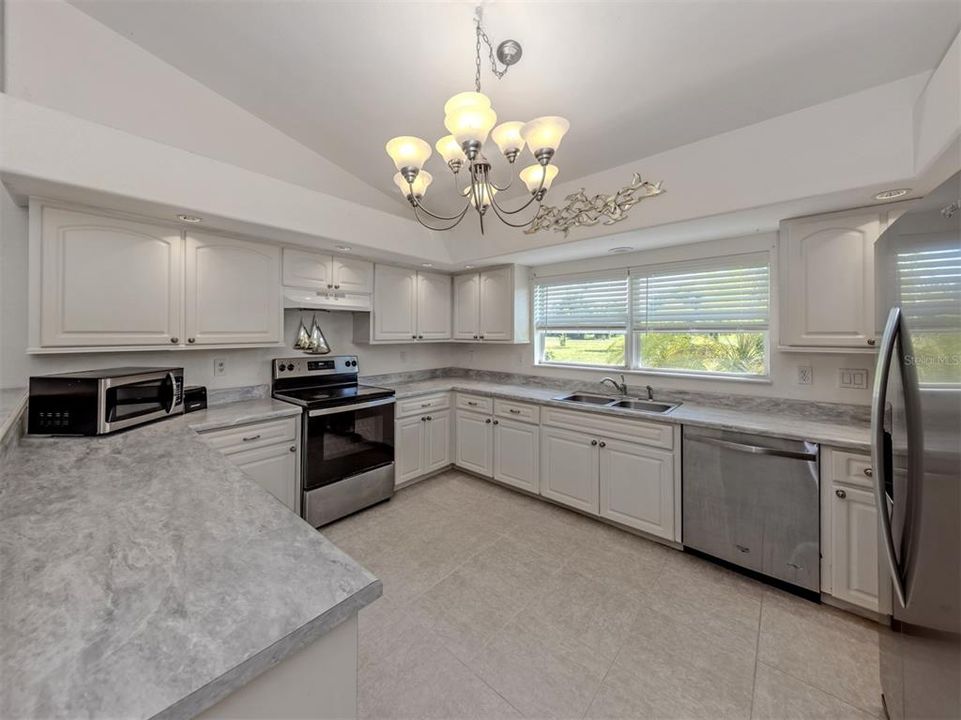 En Venta: $315,000 (3 camas, 2 baños, 2036 Pies cuadrados)