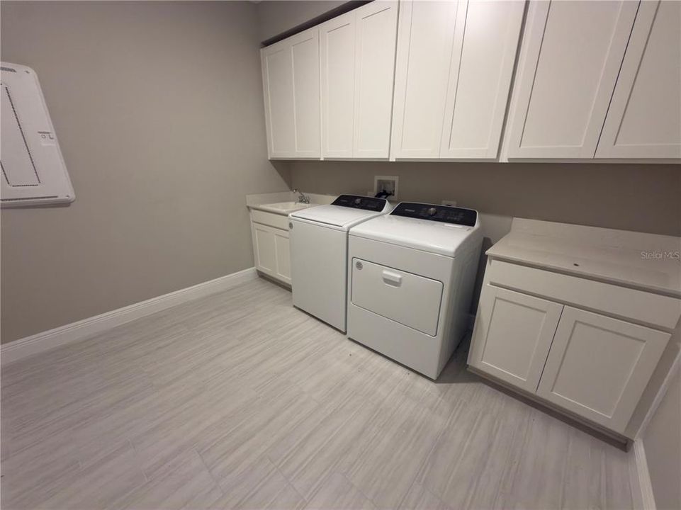 En Renta: $3,500 (5 camas, 4 baños, 3715 Pies cuadrados)