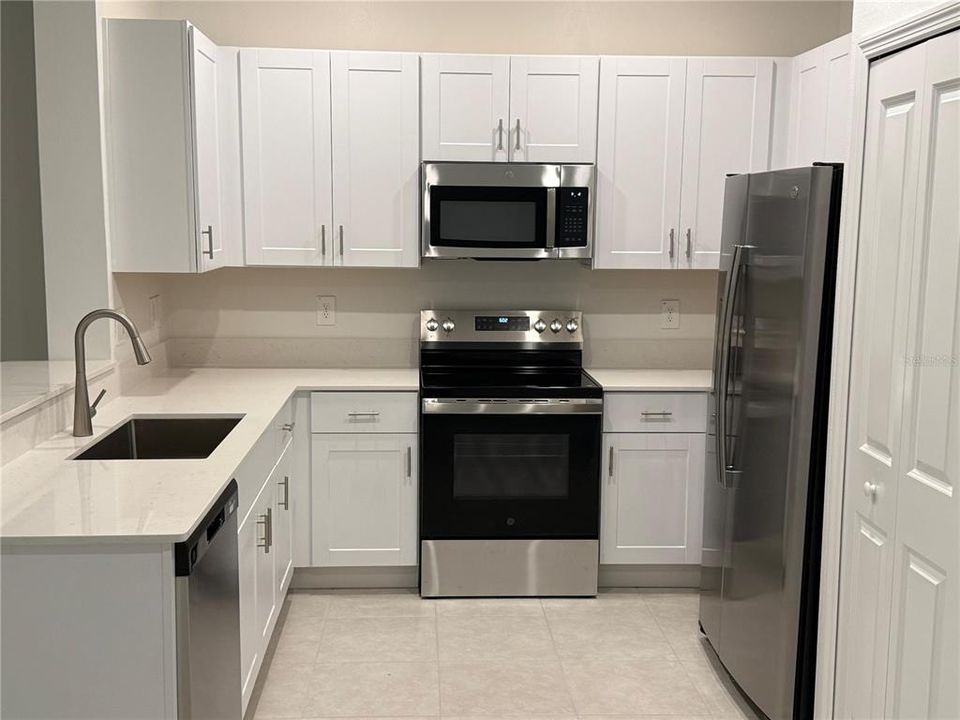 В аренду: $1,999 (3 спален, 2 ванн, 1666 Квадратных фут)