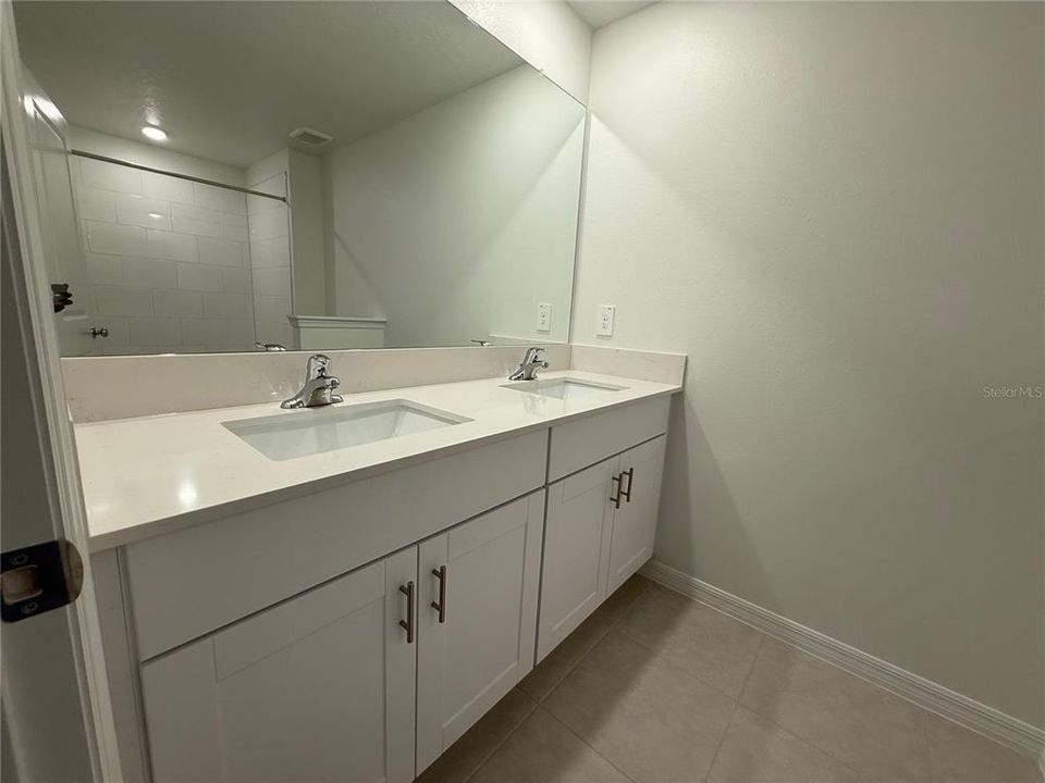 В аренду: $1,999 (3 спален, 2 ванн, 1666 Квадратных фут)
