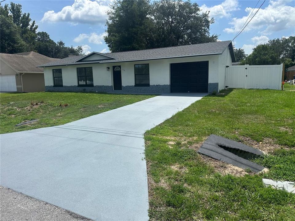 For Sale: $209,990 (2 beds, 2 baths, 1050 Square Feet)