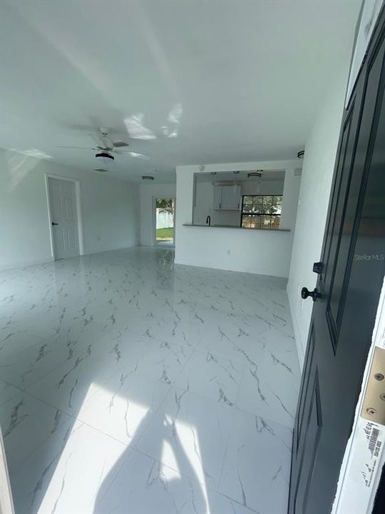 For Sale: $209,990 (2 beds, 2 baths, 1050 Square Feet)