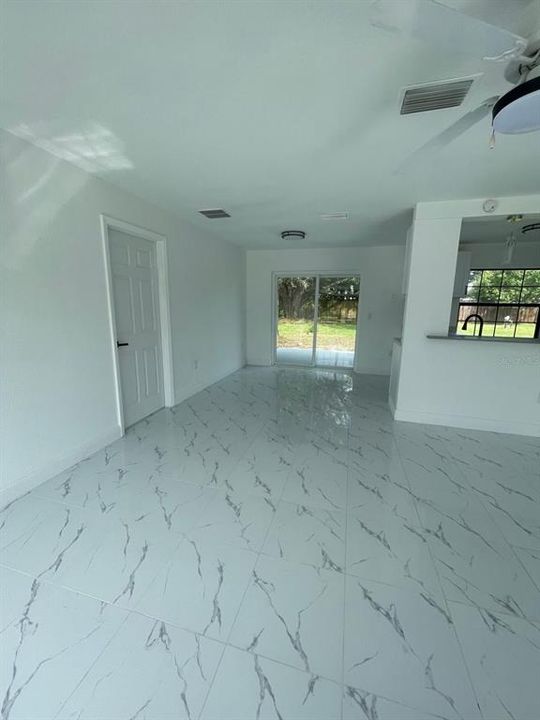 For Sale: $209,990 (2 beds, 2 baths, 1050 Square Feet)