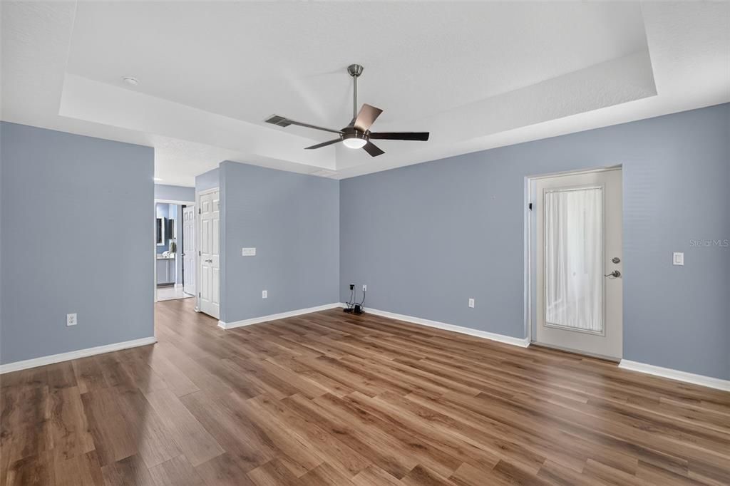 Active With Contract: $349,000 (3 beds, 2 baths, 2282 Square Feet)