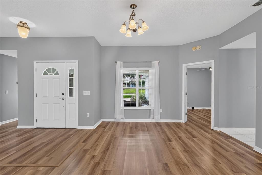 Active With Contract: $349,000 (3 beds, 2 baths, 2282 Square Feet)