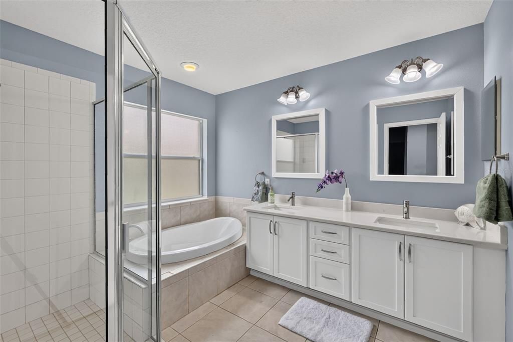Active With Contract: $349,000 (3 beds, 2 baths, 2282 Square Feet)