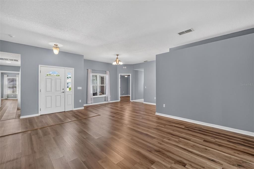 Active With Contract: $349,000 (3 beds, 2 baths, 2282 Square Feet)