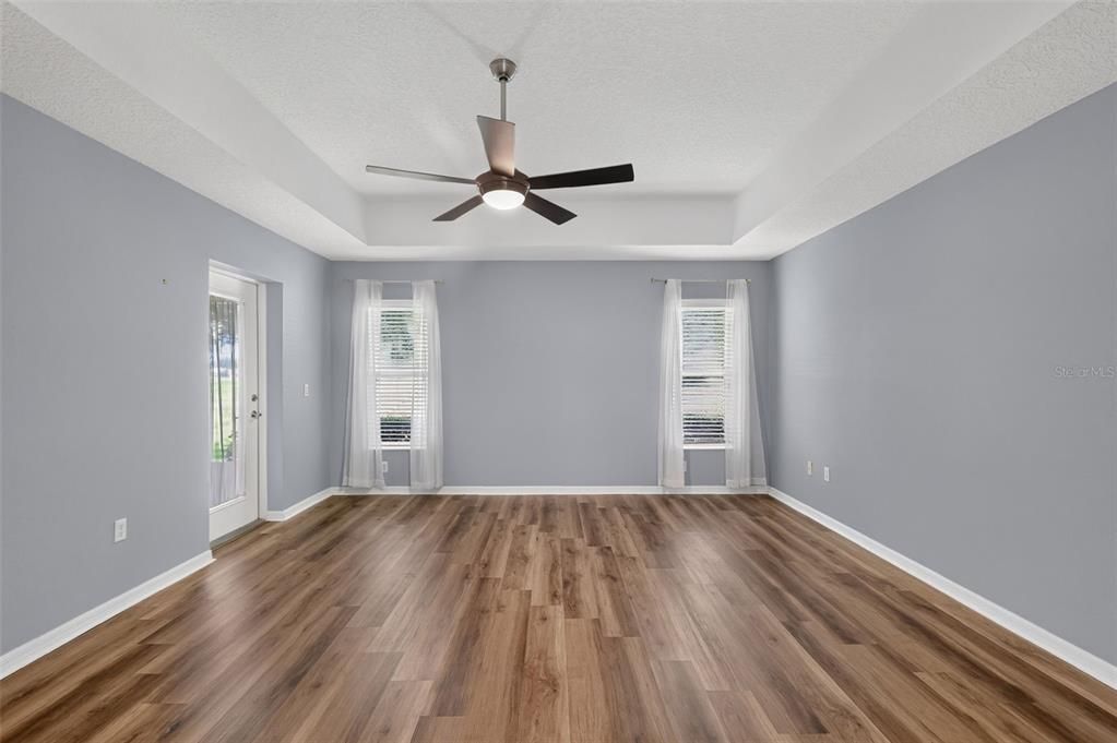 Active With Contract: $349,000 (3 beds, 2 baths, 2282 Square Feet)