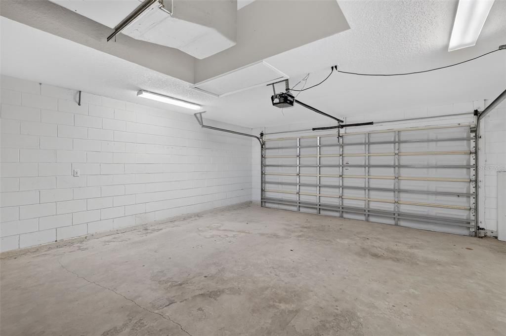 Active With Contract: $349,000 (3 beds, 2 baths, 2282 Square Feet)