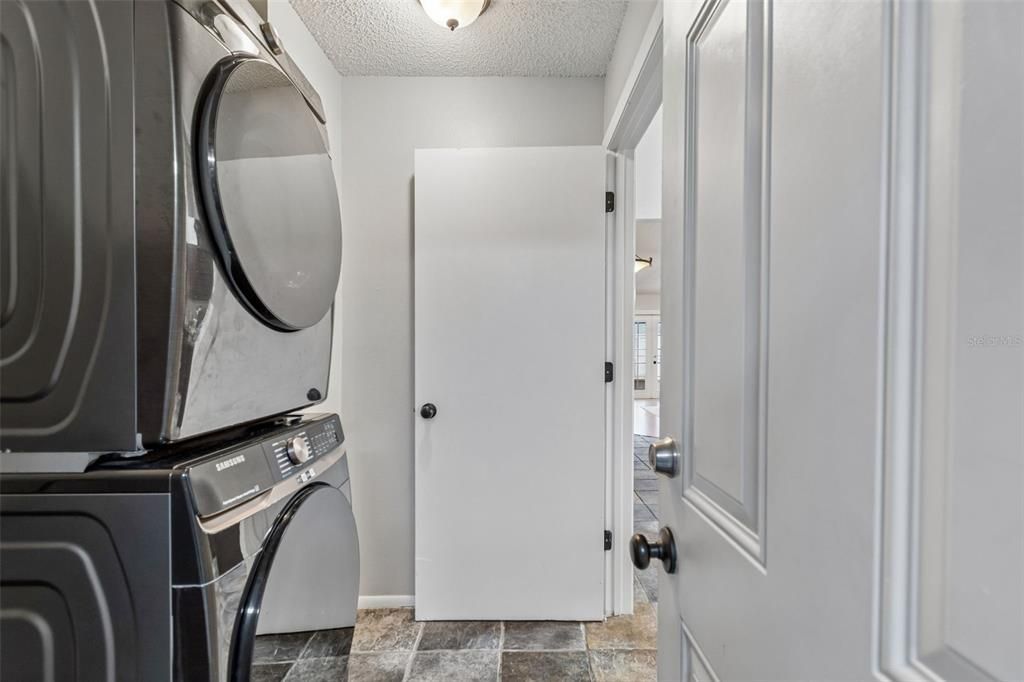 На продажу: $499,999 (4 спален, 2 ванн, 1634 Квадратных фут)