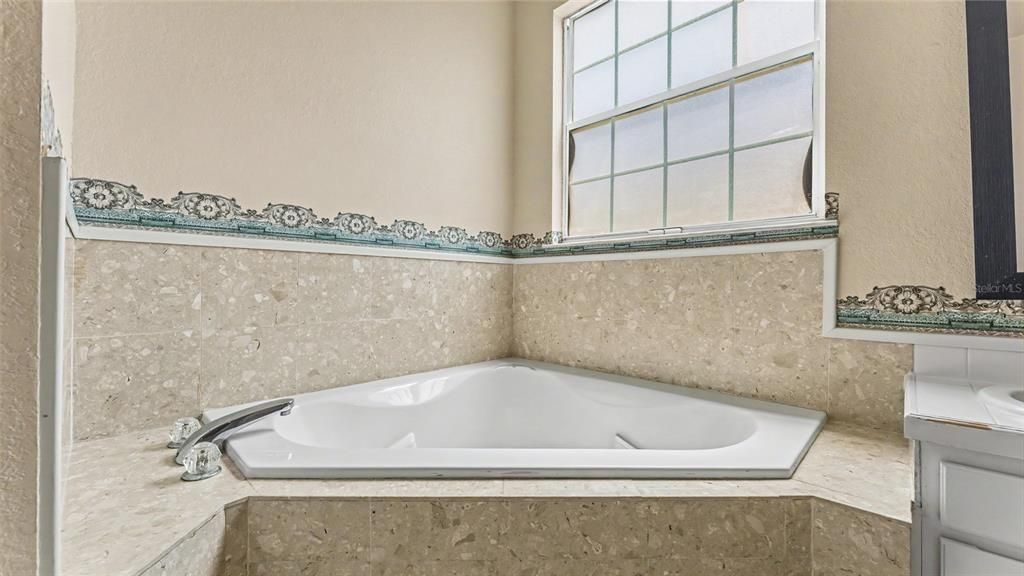 Под контрактом: $270,000 (3 спален, 2 ванн, 1714 Квадратных фут)