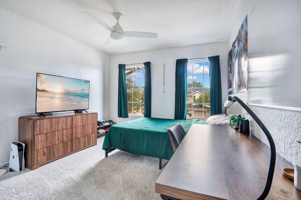 For Sale: $369,000 (3 beds, 2 baths, 1961 Square Feet)
