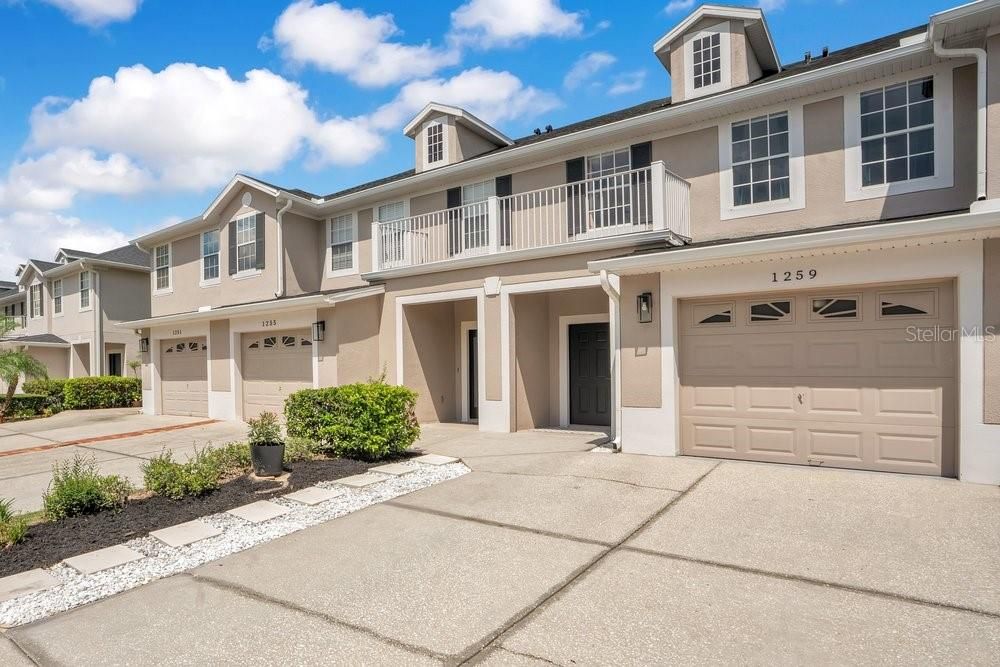 For Sale: $369,000 (3 beds, 2 baths, 1961 Square Feet)