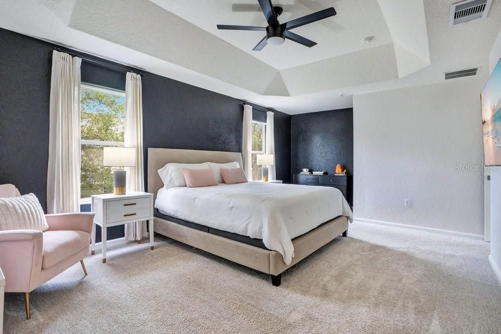 For Sale: $369,000 (3 beds, 2 baths, 1961 Square Feet)