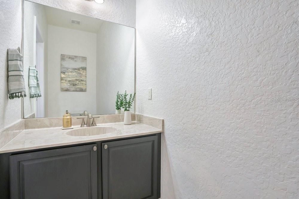 For Sale: $369,000 (3 beds, 2 baths, 1961 Square Feet)