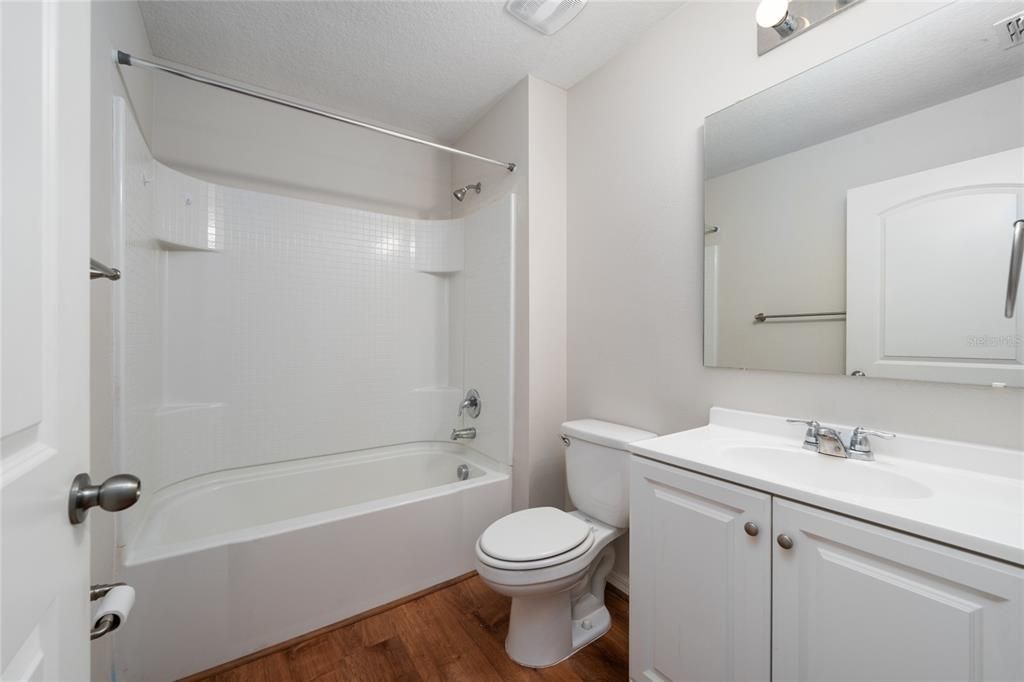 На продажу: $259,990 (3 спален, 2 ванн, 1414 Квадратных фут)