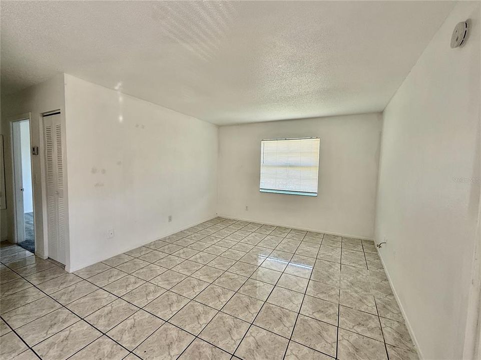 В аренду: $1,295 (2 спален, 1 ванн, 784 Квадратных фут)