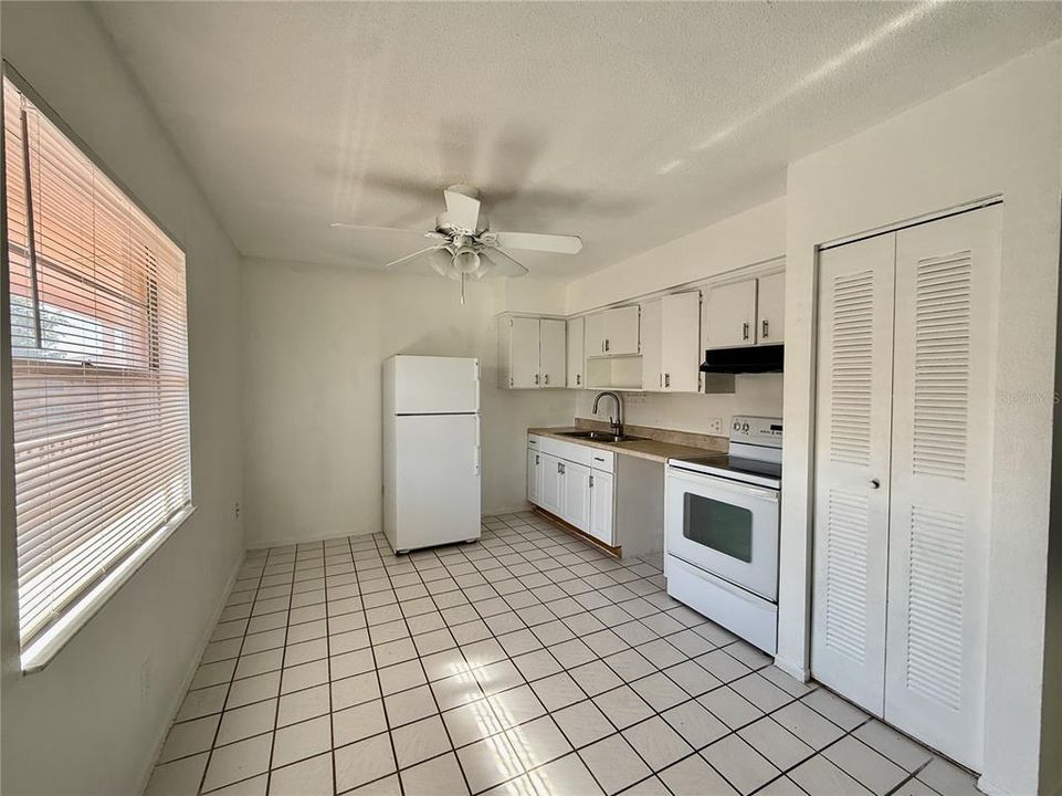 В аренду: $1,295 (2 спален, 1 ванн, 784 Квадратных фут)