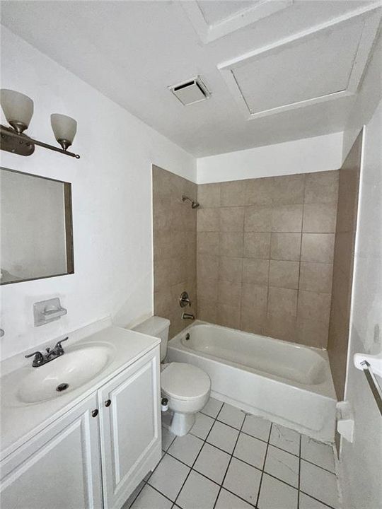 В аренду: $1,295 (2 спален, 1 ванн, 784 Квадратных фут)