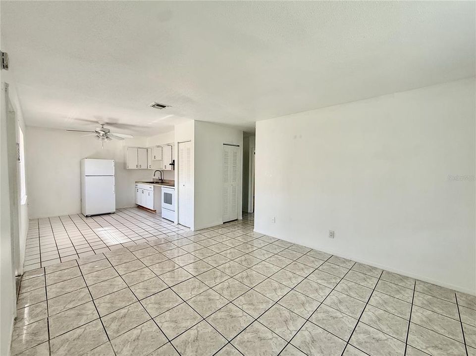 В аренду: $1,295 (2 спален, 1 ванн, 784 Квадратных фут)