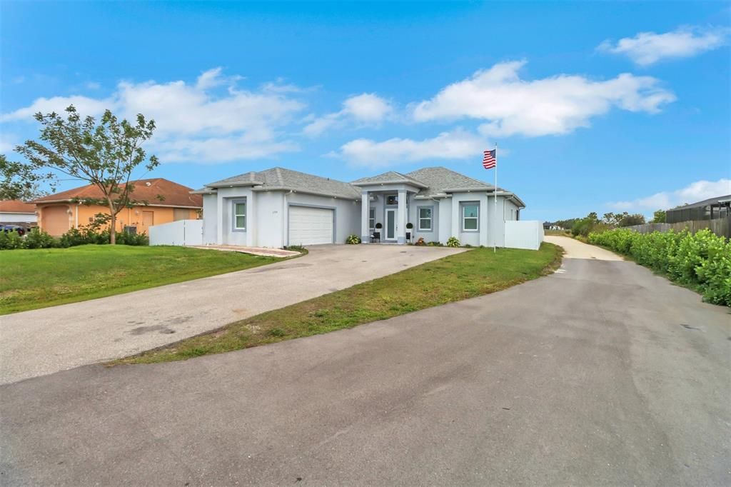 For Sale: $606,500 (3 beds, 2 baths, 1800 Square Feet)